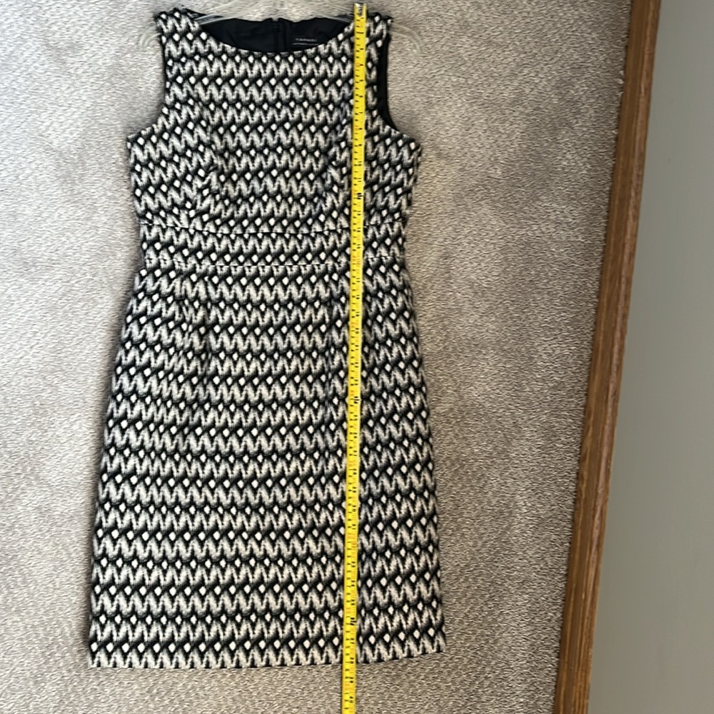 Tahari Dress sz 8 black and cream color pattern - Picture 7 of 10